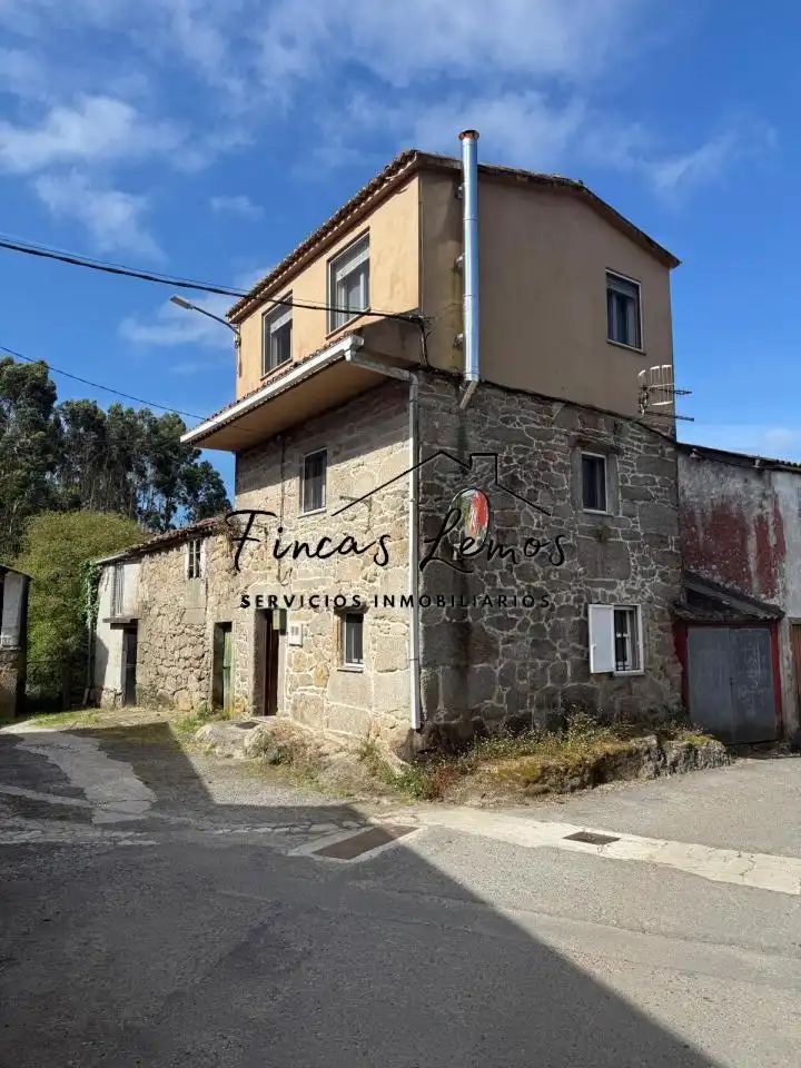 Exterior view of Houses for sale in Vimianzo  with Heating and Furnished