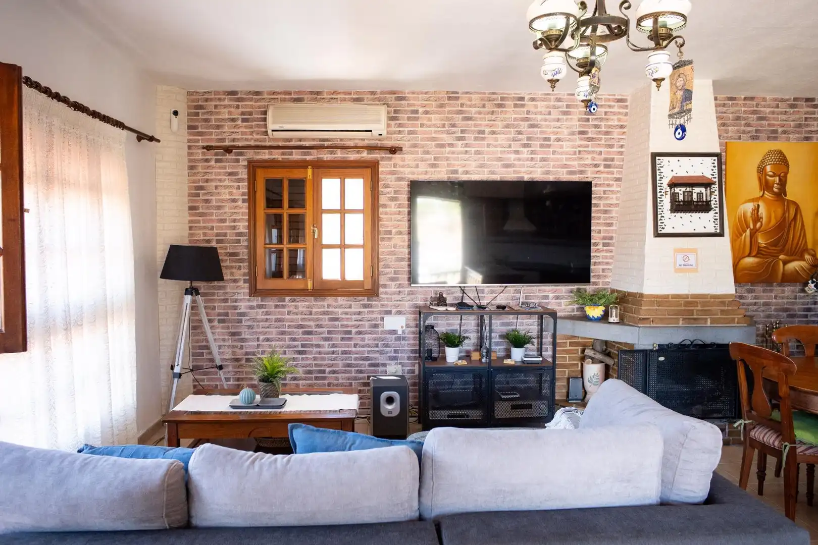 Wohnzimmer von Einfamilien-Reihenhaus zum Verkauf in Valsequillo de Gran Canaria mit Klimaanlage, Heizung und Privatgarten