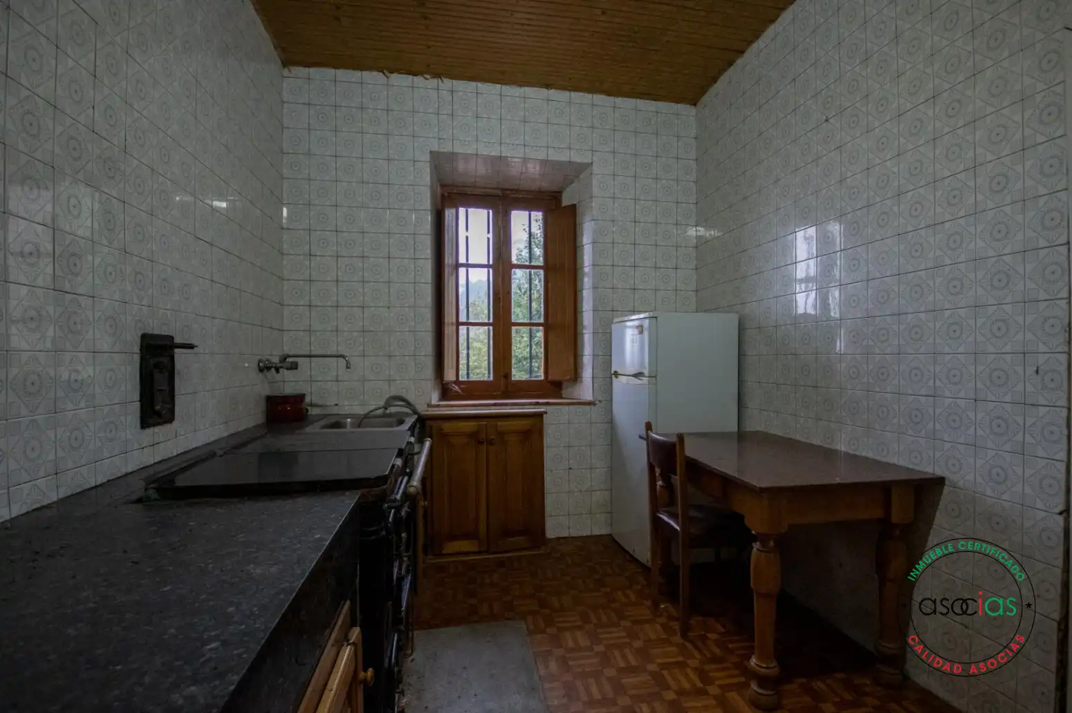 Cuina de Casa o xalet en venda en Cabranes amb Calefacció, Jardí privat i Parquet