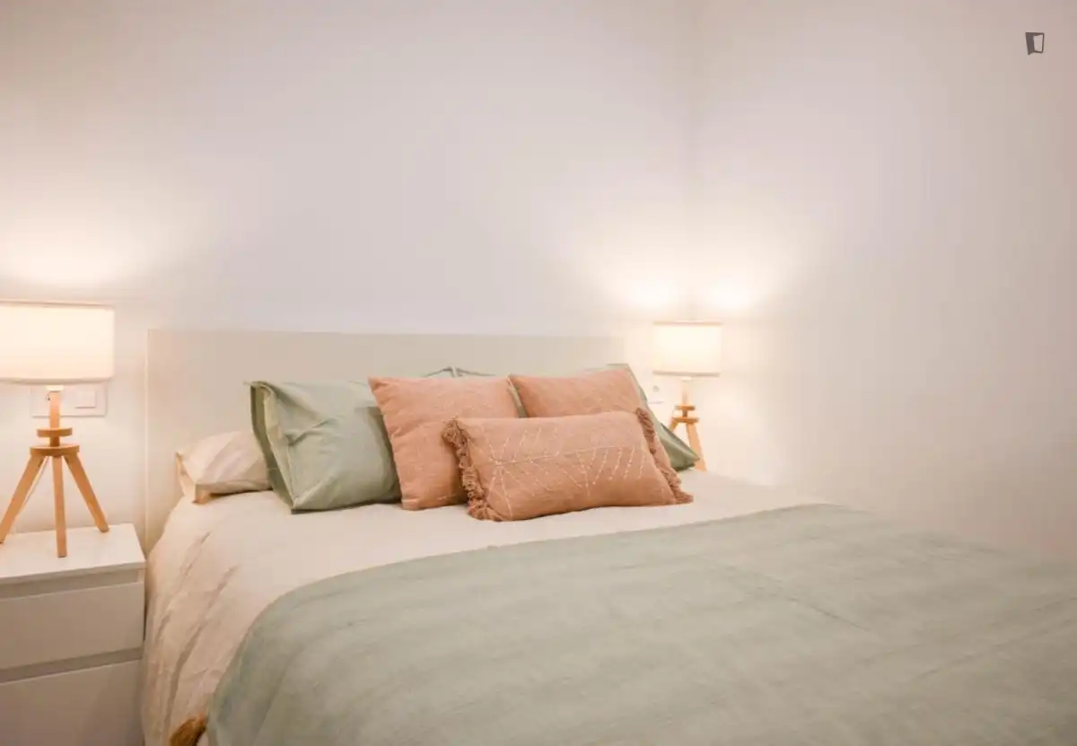 Schlafzimmer von Wohnungen zur Miete in Madrid mit Klimaanlage, Möbliert und Ofen