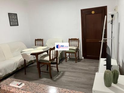 Bedroom of Flat to rent in  Sevilla Capital