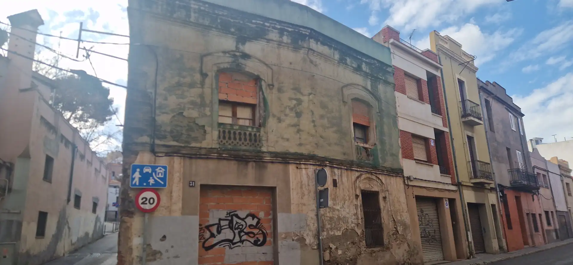 Außenansicht von Residential zum Verkauf in Sant Boi de Llobregat