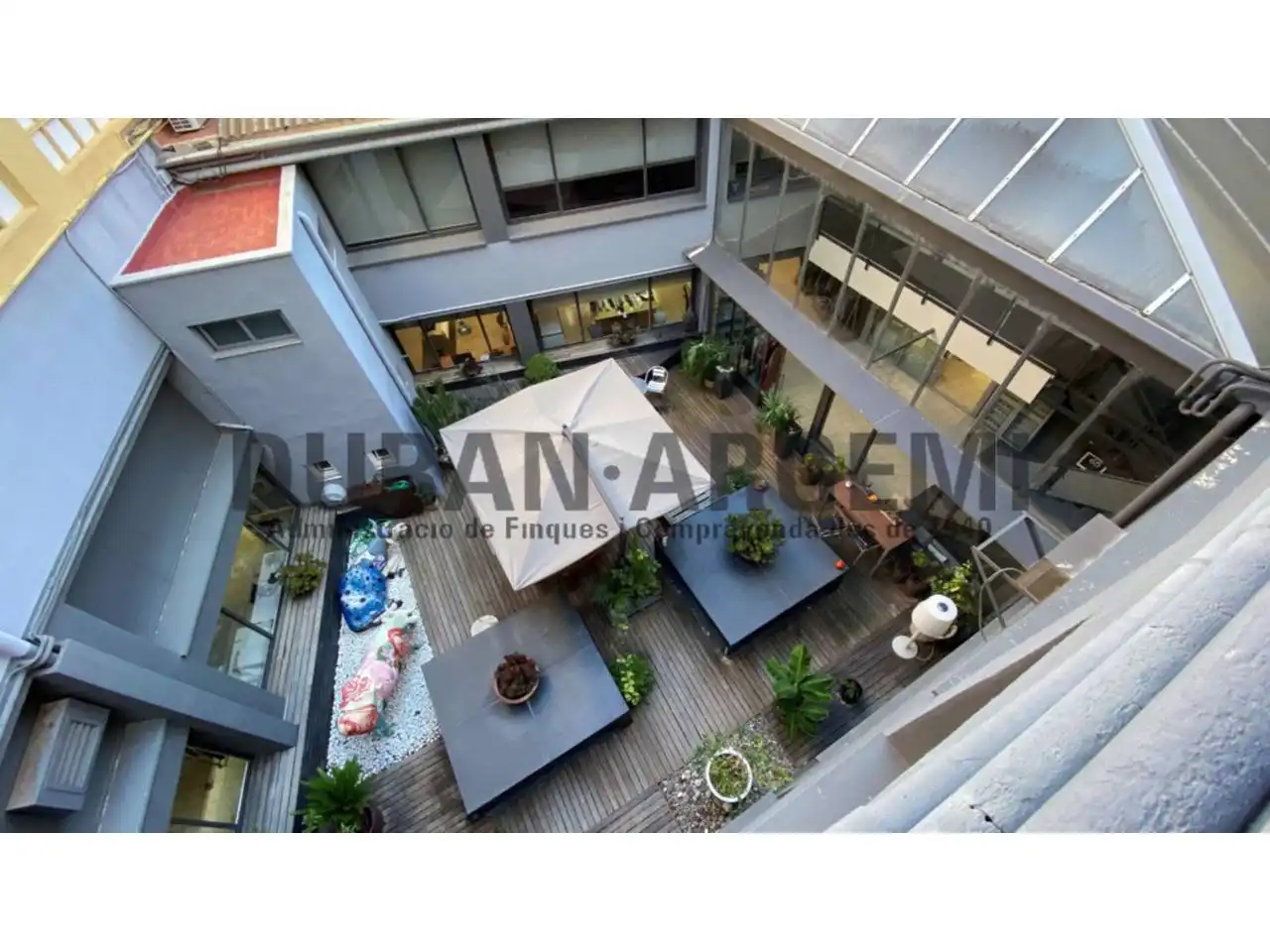 Terraza de Edificio en venta en Terrassa