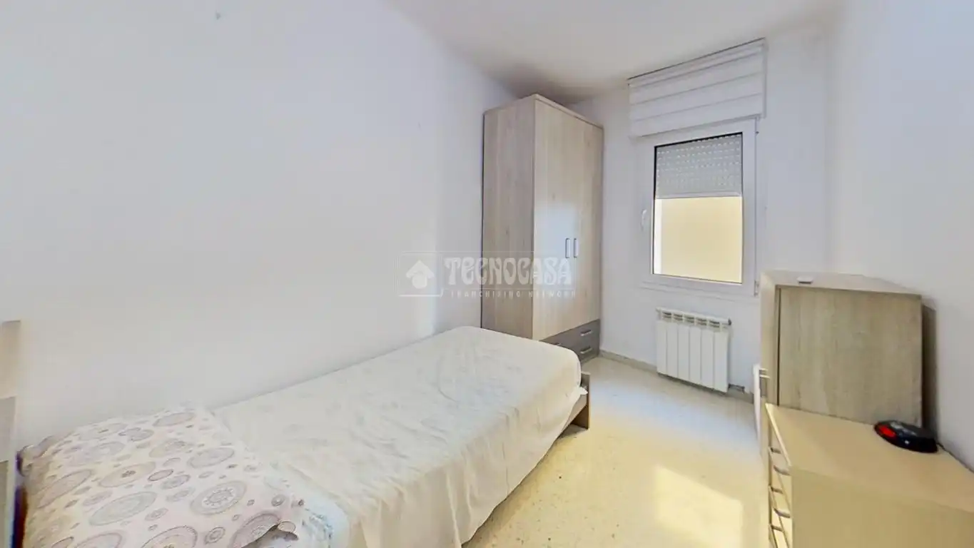 Bedroom of Flat for sale in Manresa  with Air Conditioner, Heating and Balcony
