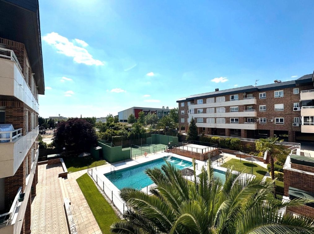 Swimming pool of Flat to rent in Boadilla del Monte  with Air Conditioner, Heating and Terrace