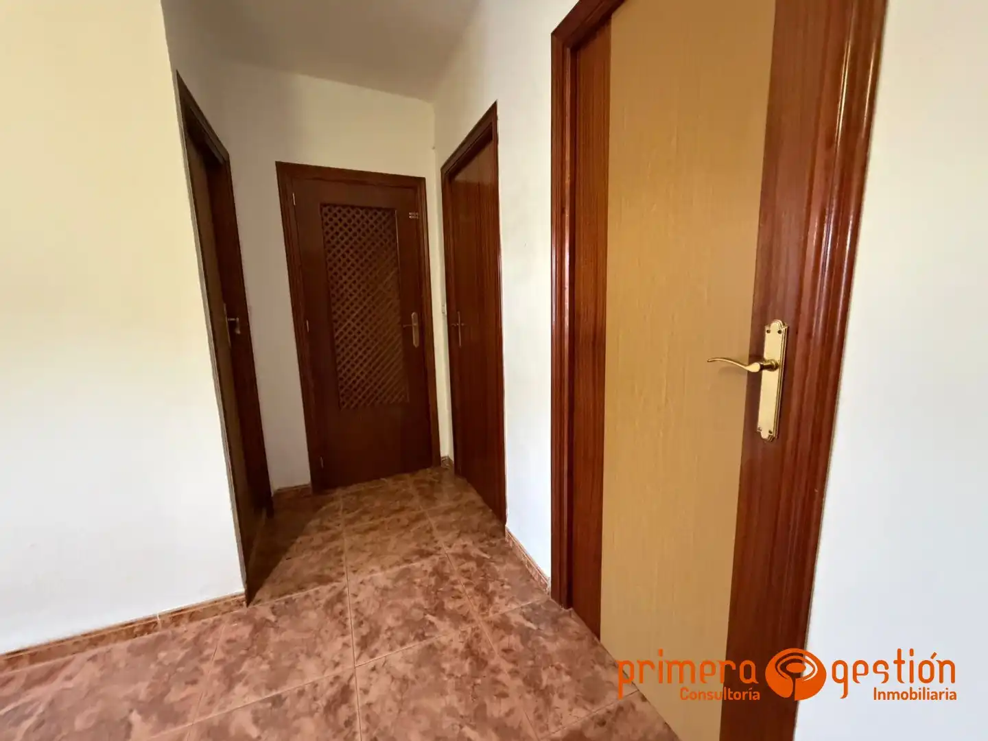 Piso en venta en Lora del Río con Trastero, Amueblado y Balcón