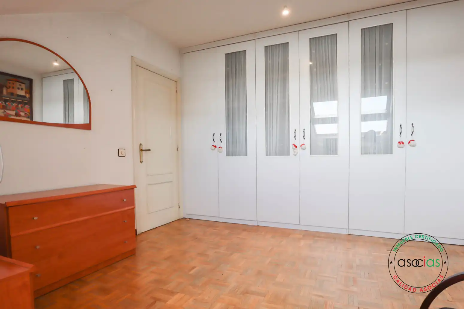 Dormitori de Pis en venda en Siero amb Calefacció, Parquet i Moblat