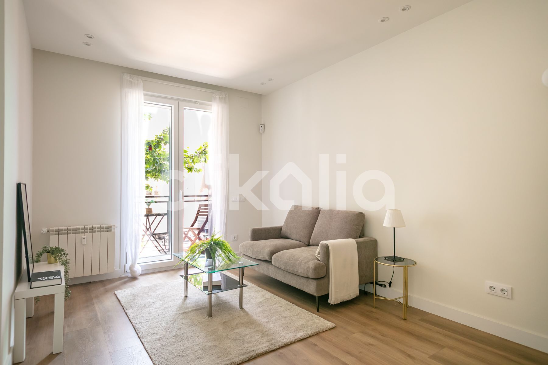 Sala d'estar de Pis en venda en  Madrid Capital amb Aire condicionat, Calefacció i Terrassa