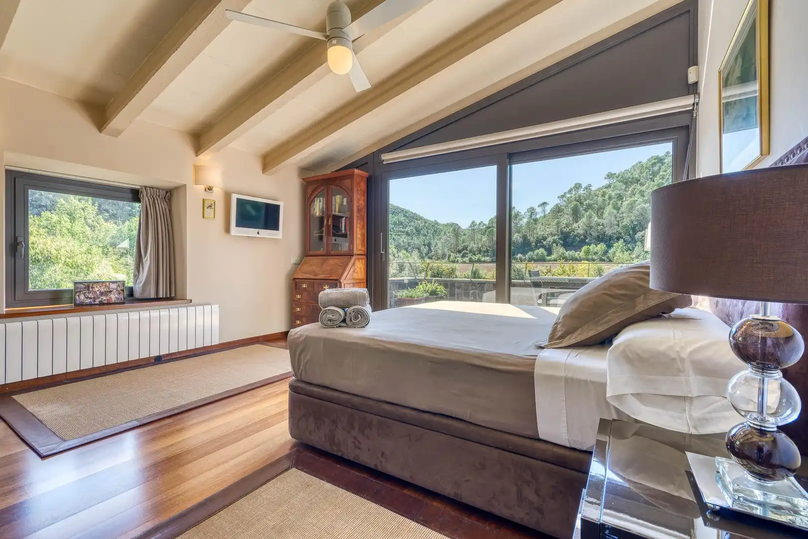 Habitación de Finca rústica en venta en Boadella i les Escaules con Calefacción, Jardín privado y Terraza