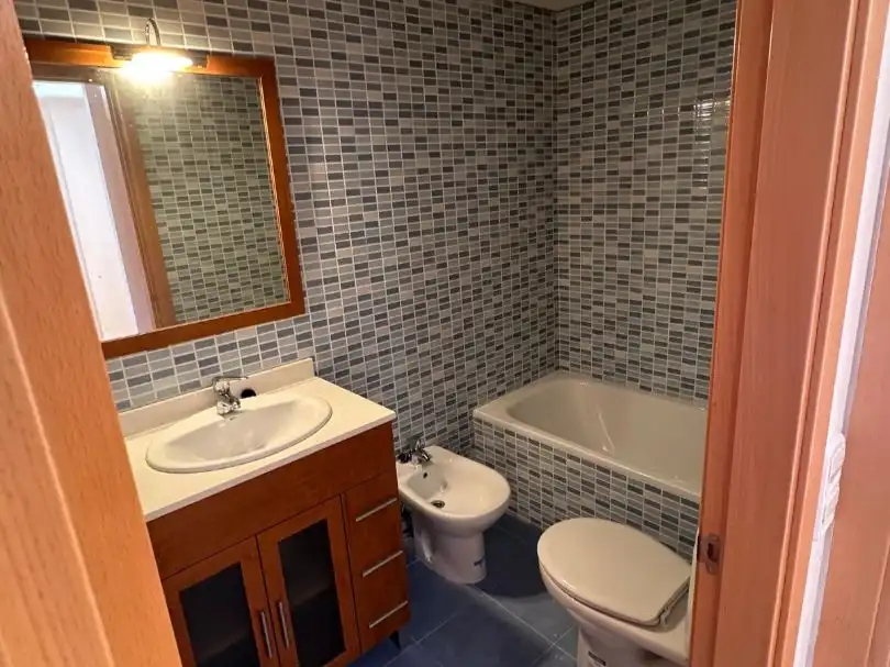 Bathroom of Flat for sale in Nulles, Tarragona