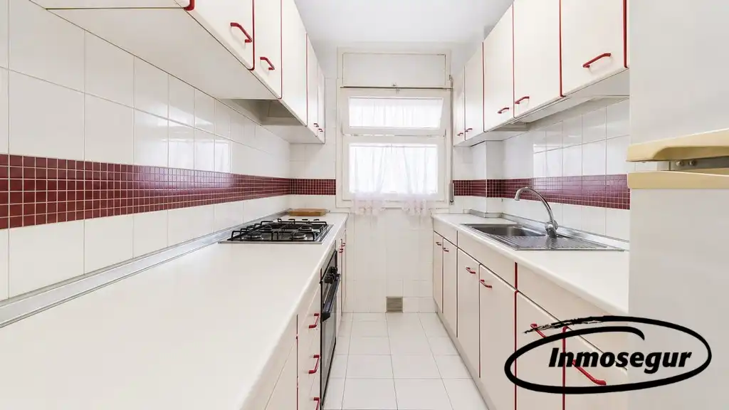 Cocina de Piso en venta en Salou con Terraza y Amueblado