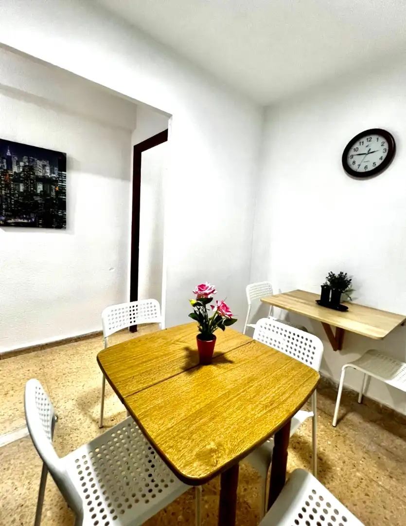 Comedor de Piso para compartir en Valencia con Aire acondicionado, Calefacción y Amueblado