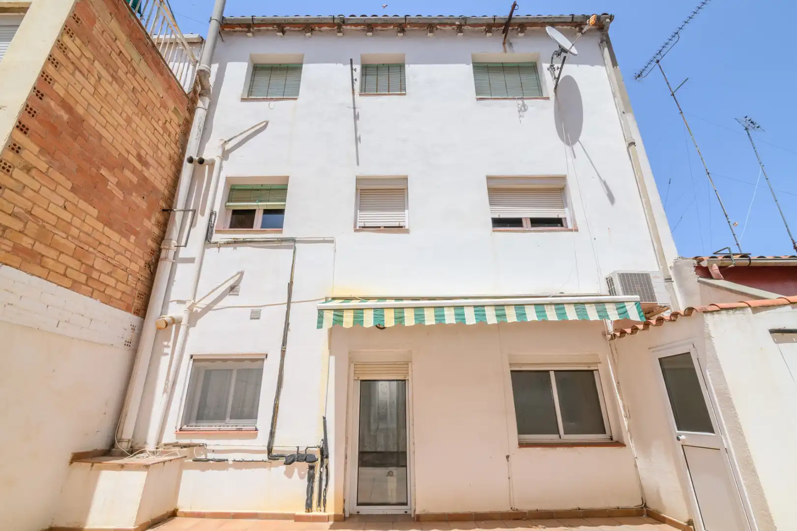 Vista exterior de Casa o chalet en venta en Manresa con Calefacción y Terraza