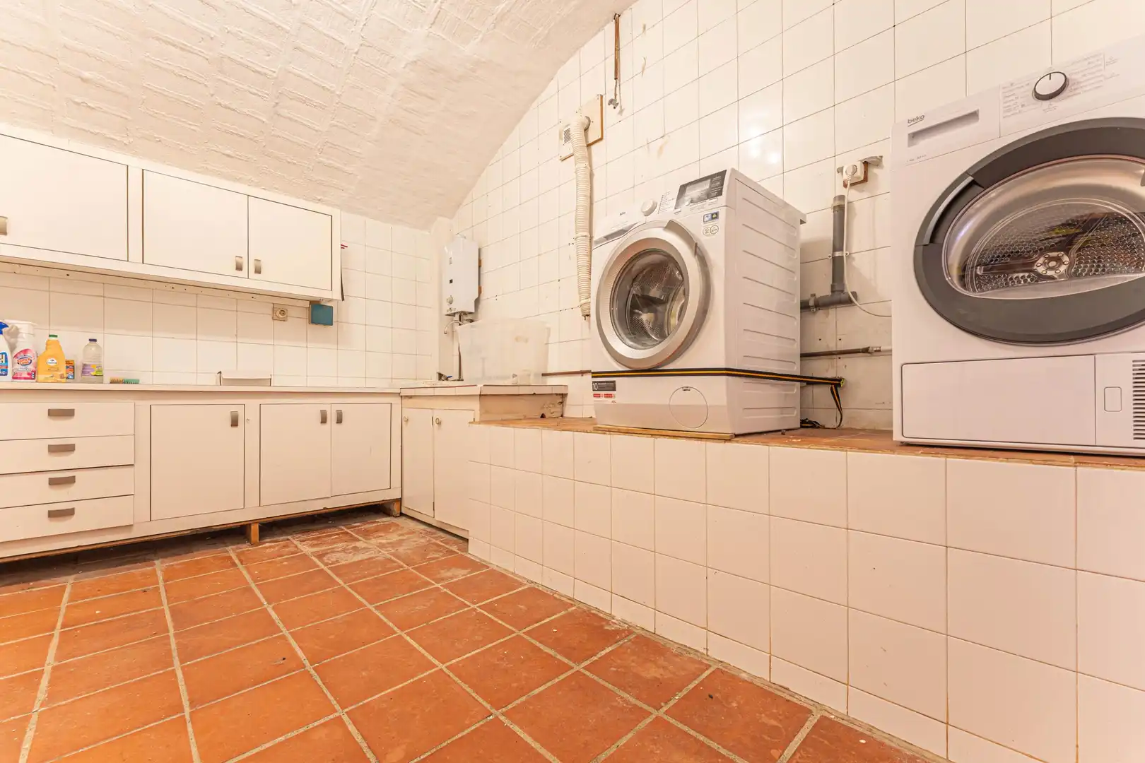 Cocina de Finca rústica en venta en Cabanelles con Terraza, Piscina y Balcón