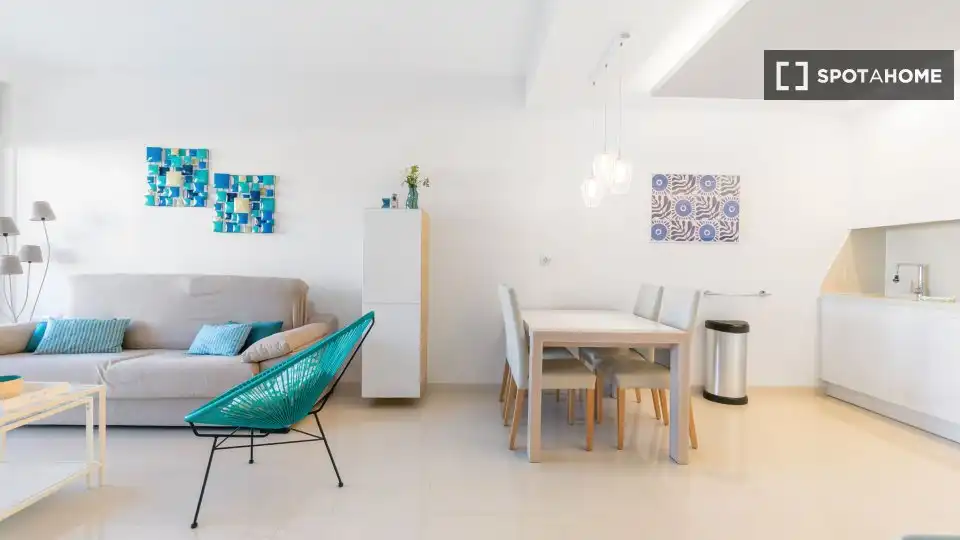 Menjador de Apartament per a compartir en Pilar de la Horadada amb Aire condicionat, Terrassa i Moblat