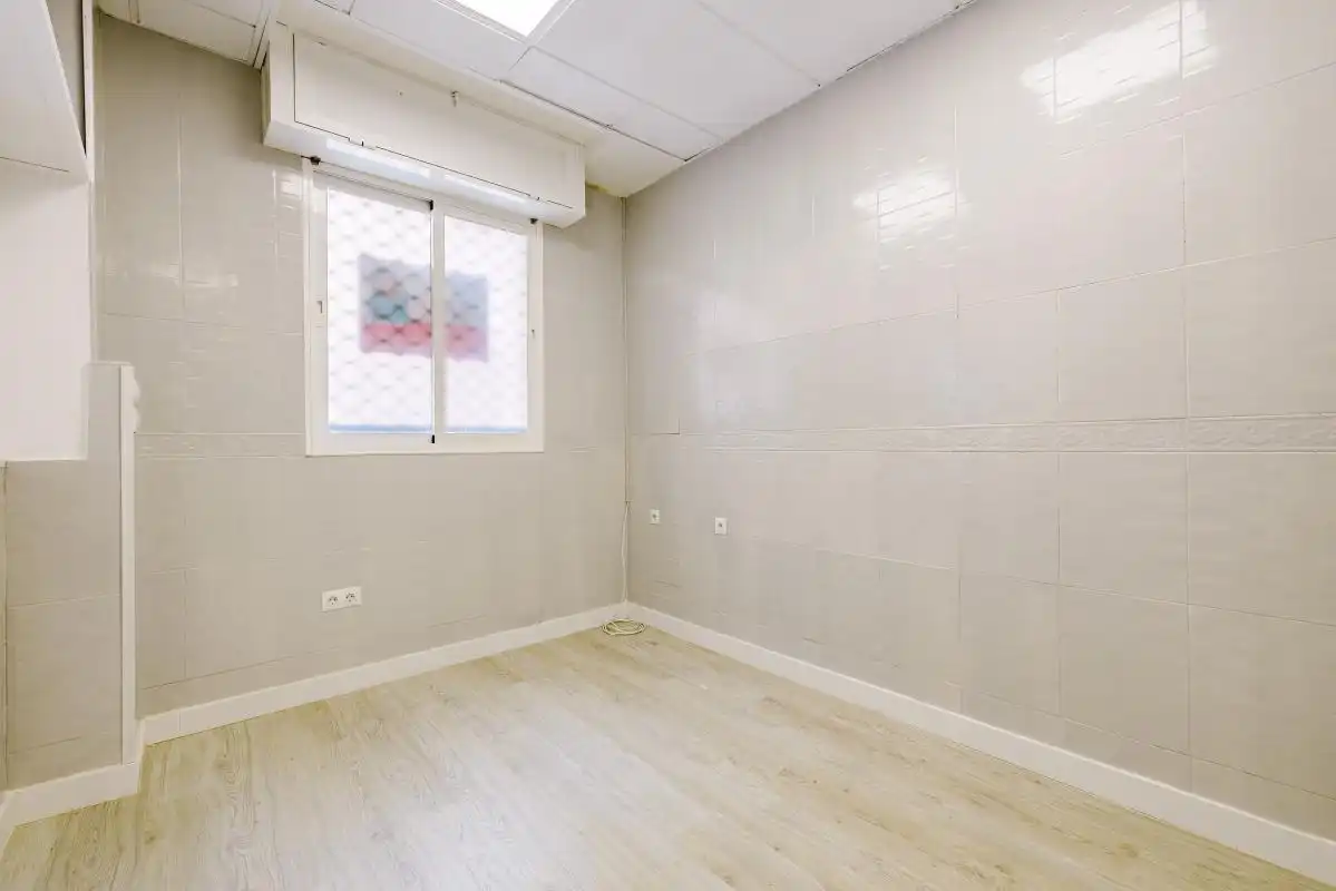 Habitación de Local en venta en Estepona con Calefacción