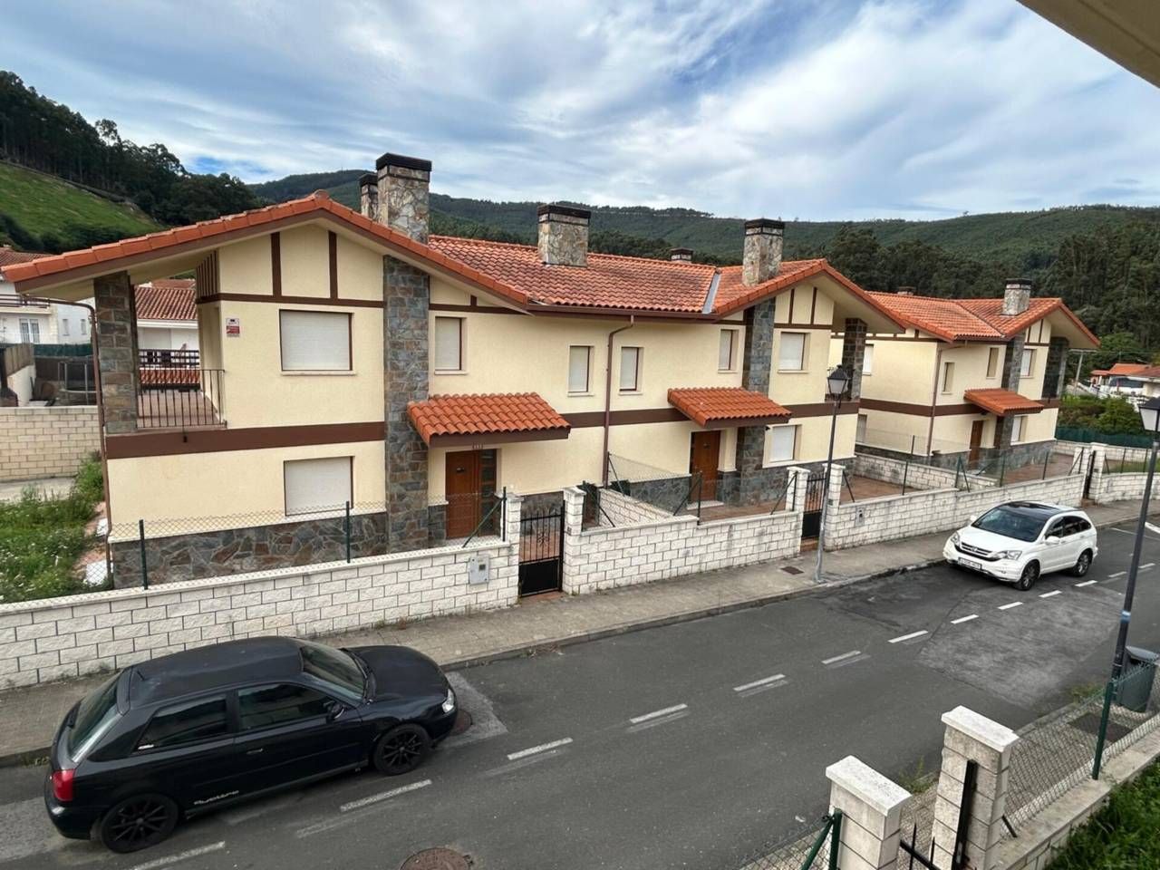 Exterior view of Single-family semi-detached for sale in Castro-Urdiales  with Heating, Private garden and Terrace