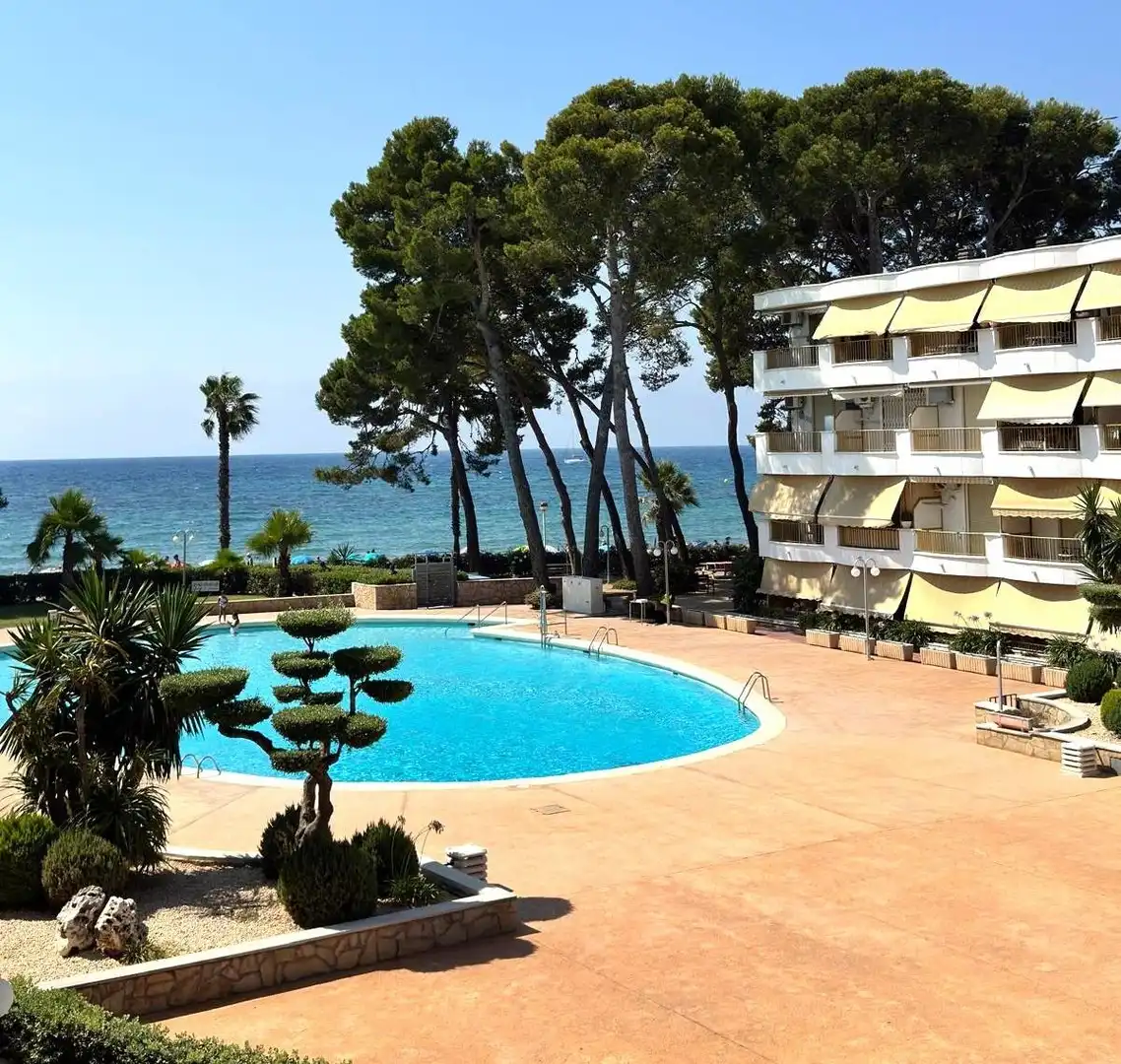 Apartments for rent in Avenida DIPUTACIO, Cap de Sant Pere