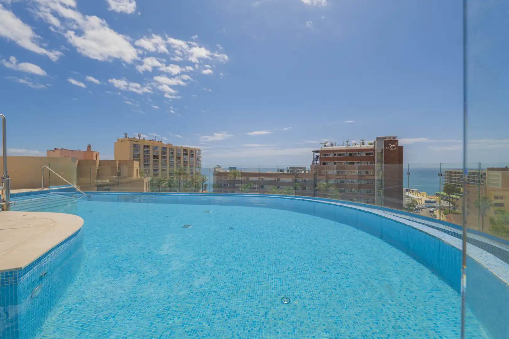 Piscina de Ático en venta en Torremolinos con Aire acondicionado, Calefacción y Terraza