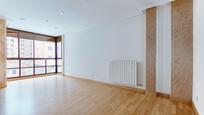 Living room of Flat for sale in  Madrid Capital  with Heating, Storage room and Community pool