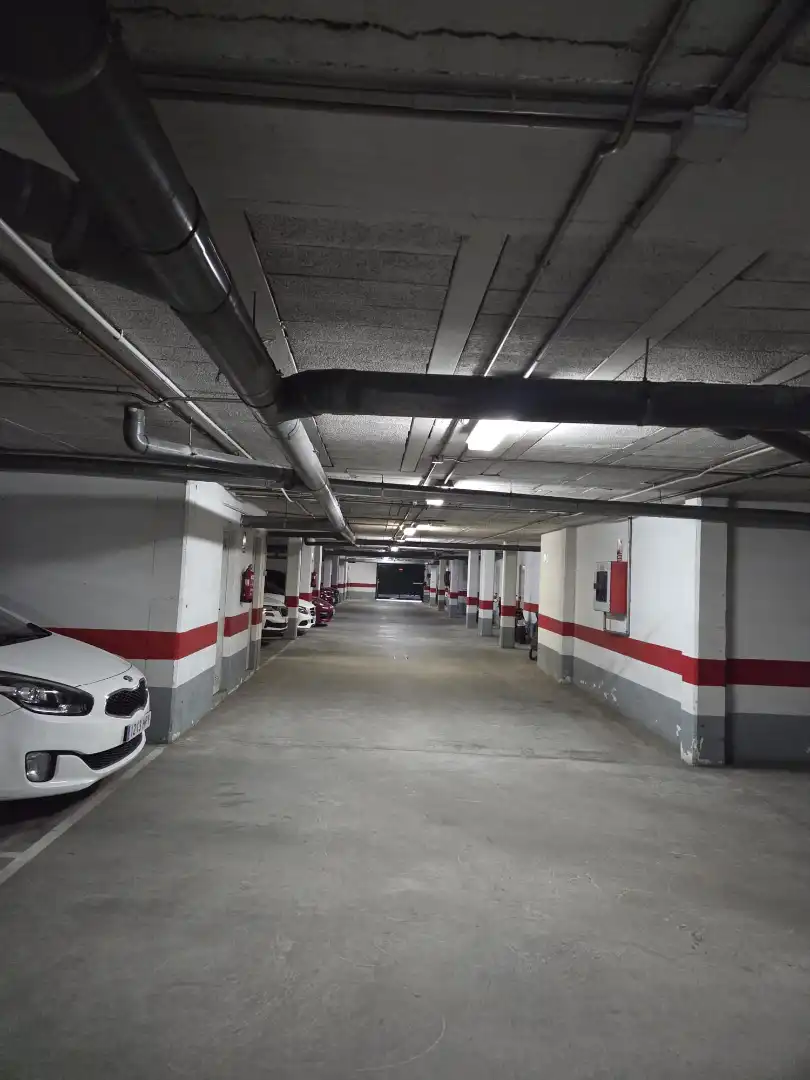 Parking de Ático de alquiler en Badajoz con Aire acondicionado, Calefacción y Parquet