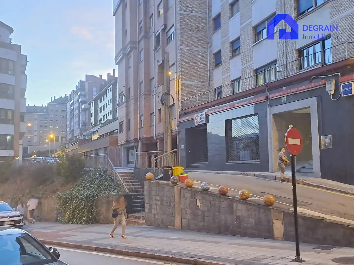 Vista exterior de Garaje en venta en Oviedo 