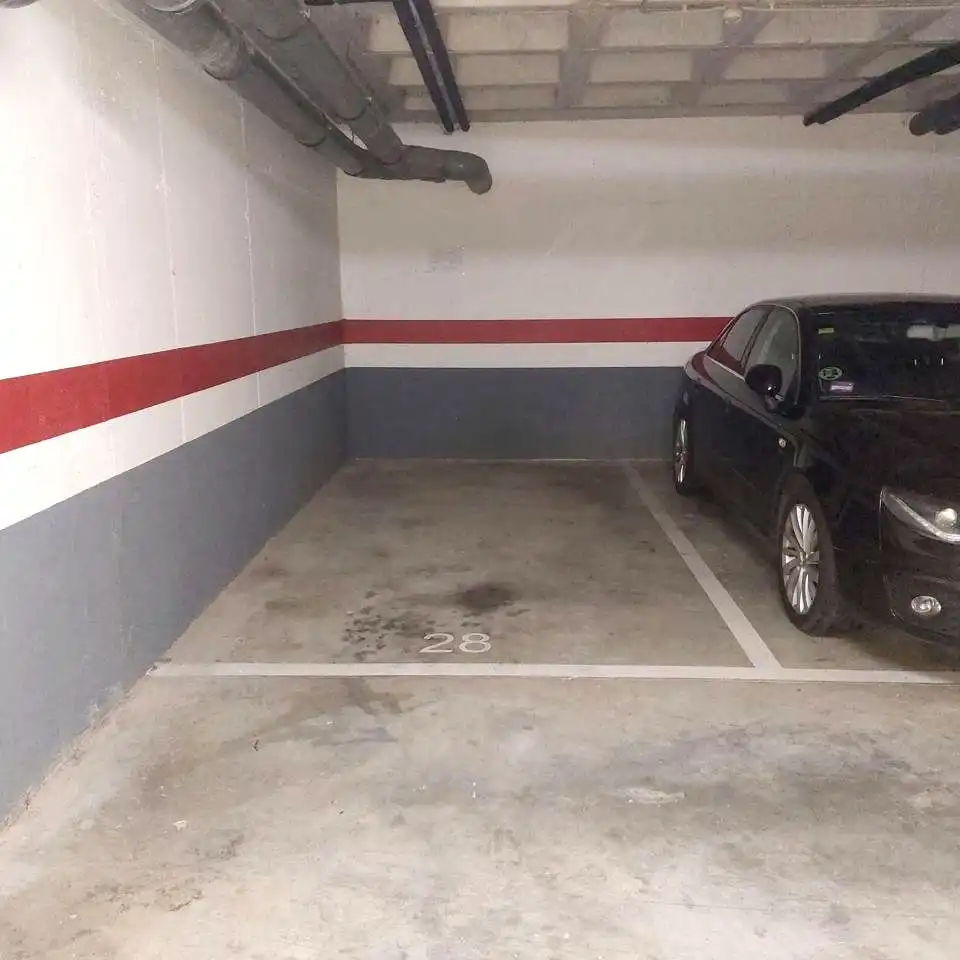Parking de Piso en venta en Vilafranca del Penedès con Calefacción, Parquet y Terraza