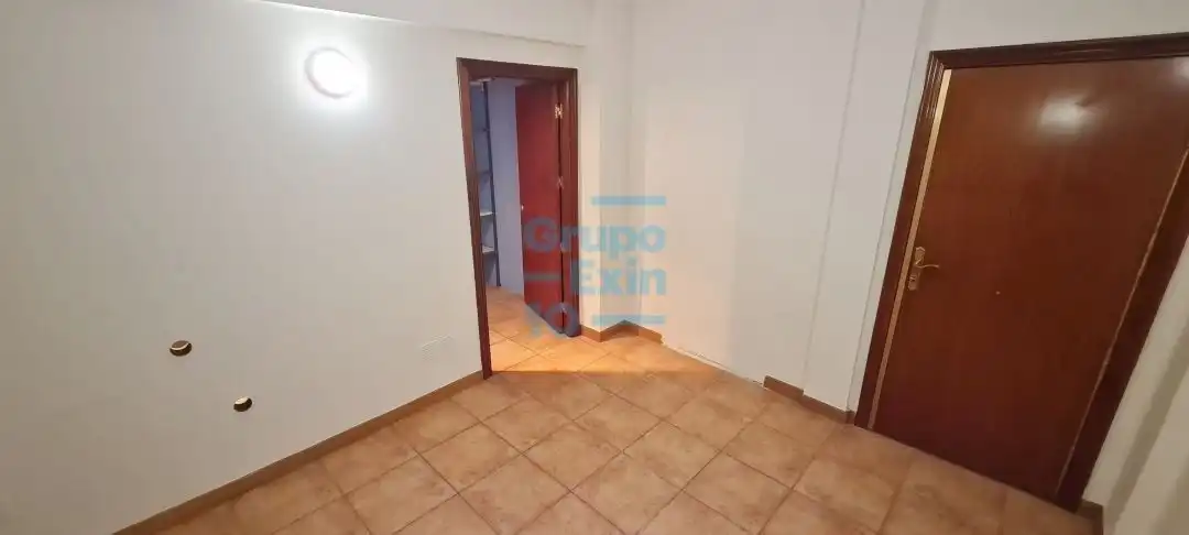 Business premises to rent in Centro - Mendibil - Santiago, imagen 7