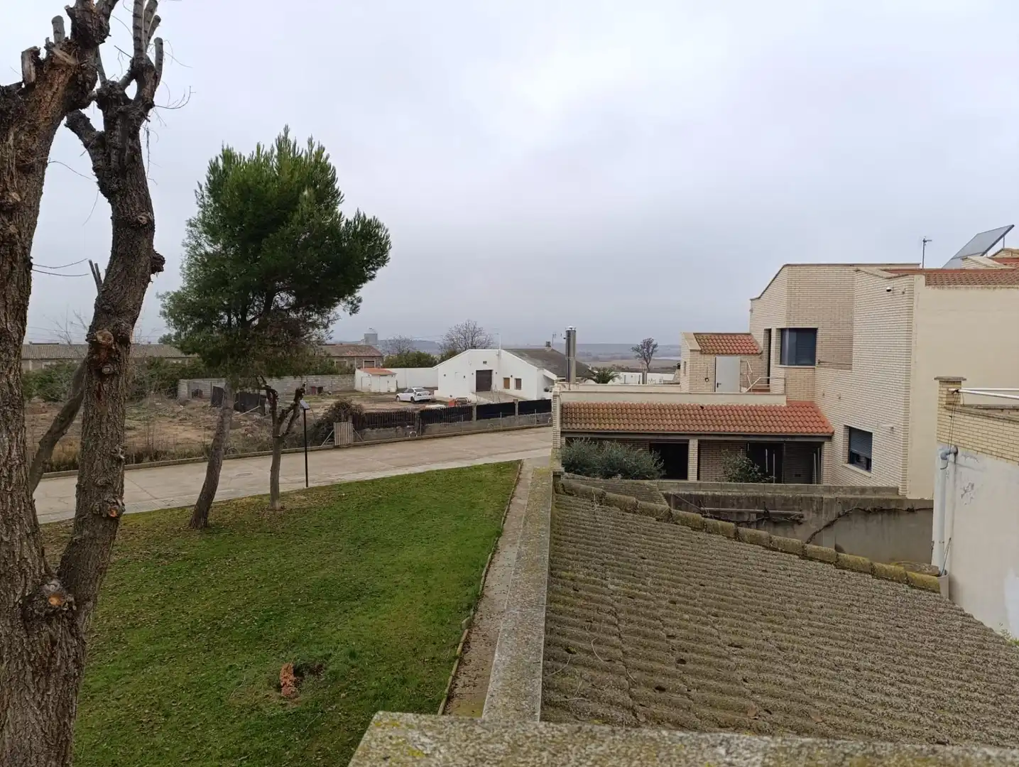 Casa adosada en venta en Sariñena con Calefacción, Jardín privado y Terraza