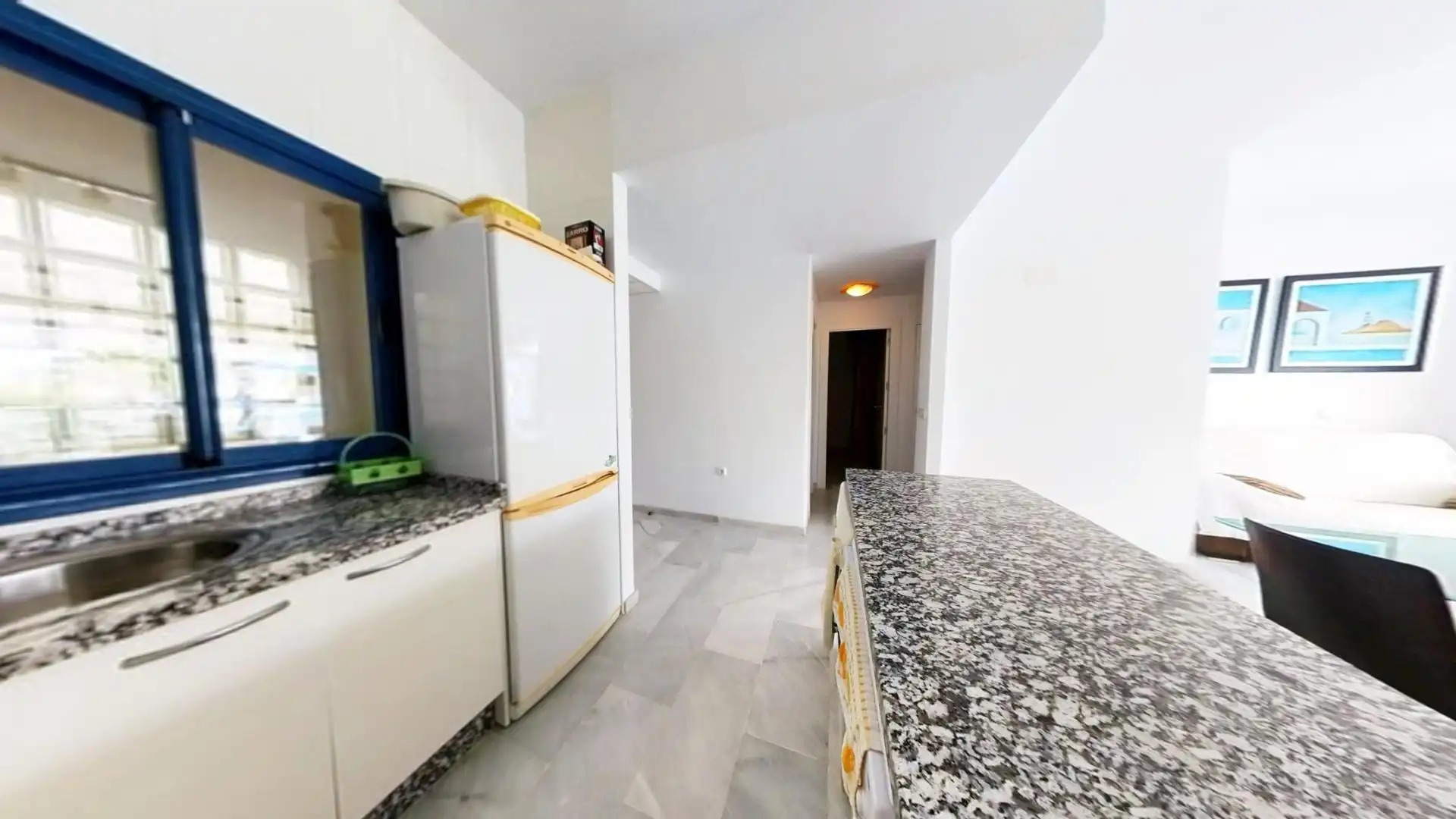Küche von Wohnung zum Verkauf in Gualchos mit Klimaanlage, Heizung und Terrasse