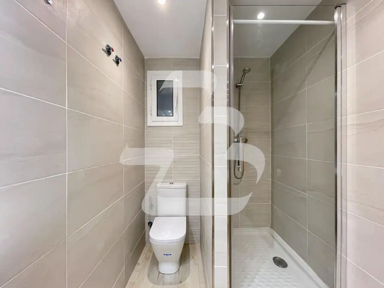 Bathroom of Office for rent in L'Hospitalet de Llobregat