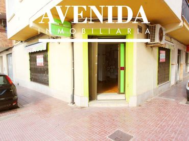 Locale commerciale in vendita a Pio XII 25