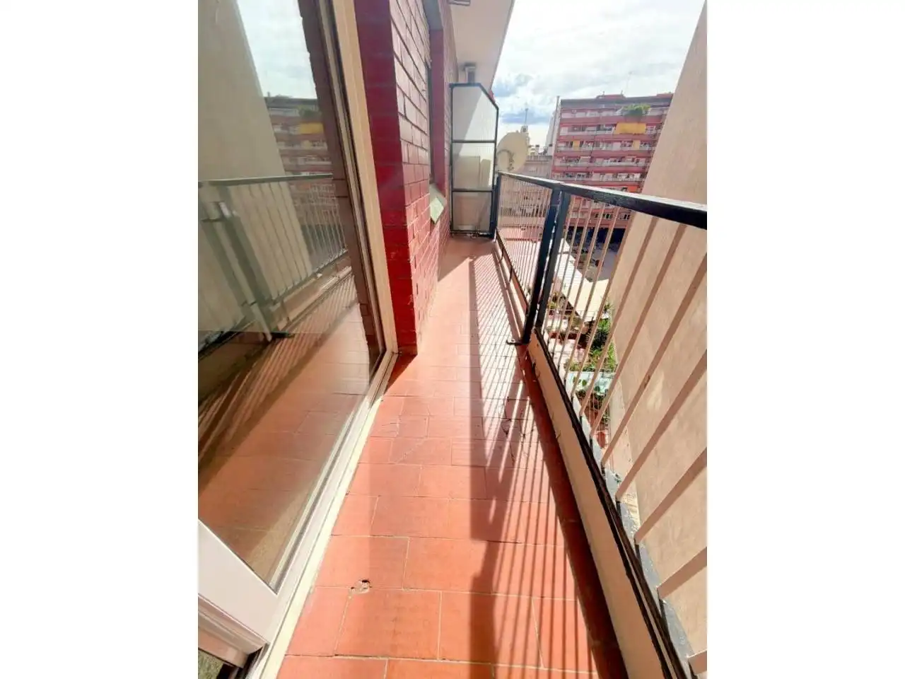 Terraza de Piso en venta en L'Hospitalet de Llobregat con Balcón