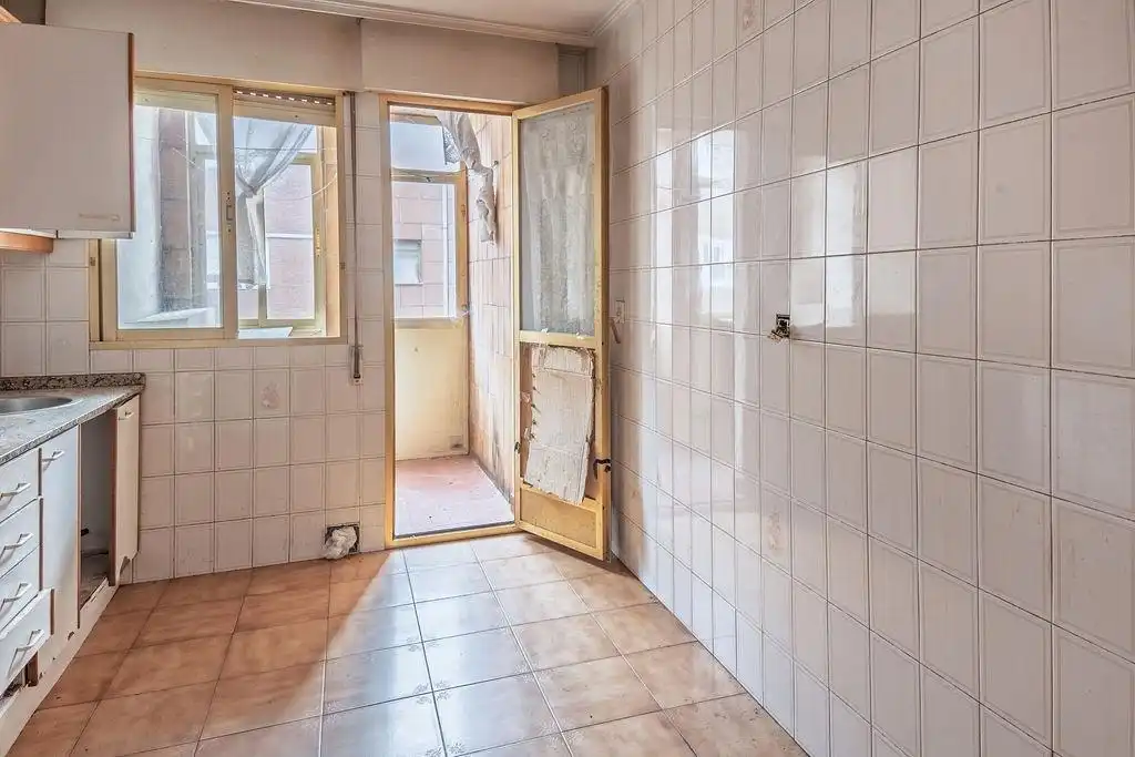 Flat for sale in Calle de Emiliano Sánchez Lombas, imagen 12