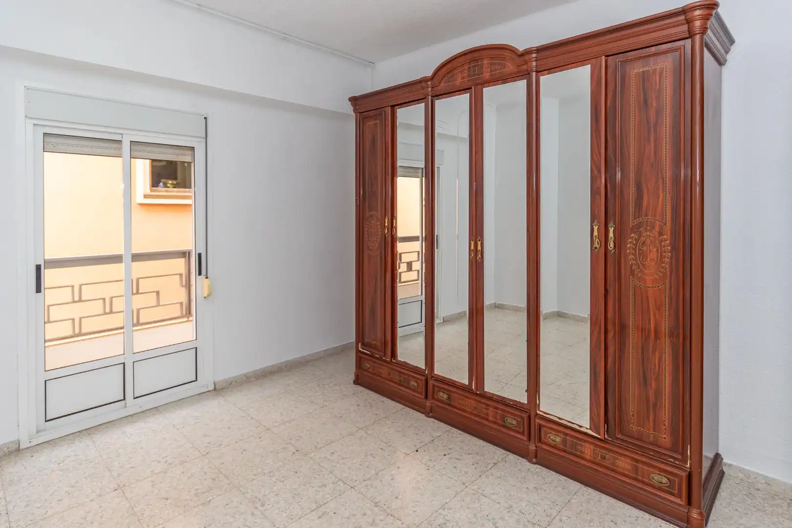 Dormitori de Pis en venda en Guadix amb Balcó