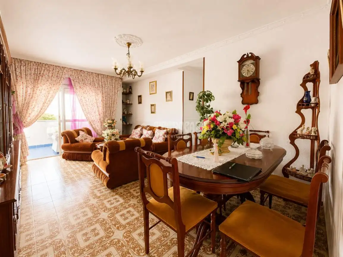Sala de estar de Piso en venta en Marbella con Balcón