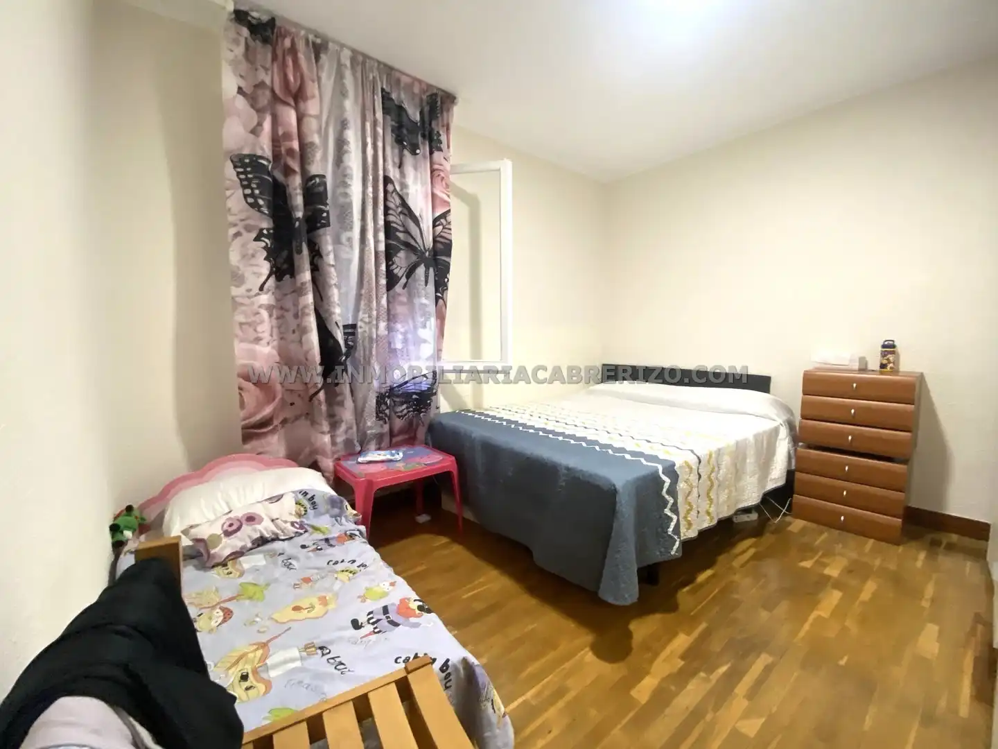 Habitación de Piso en venta en  Pamplona / Iruña con Calefacción, Parquet y Terraza