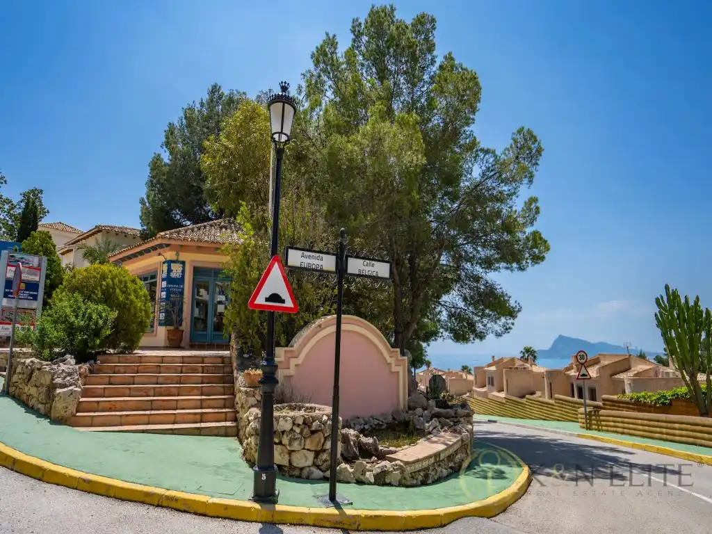 Vista exterior de Local en venta en Altea con Aire acondicionado