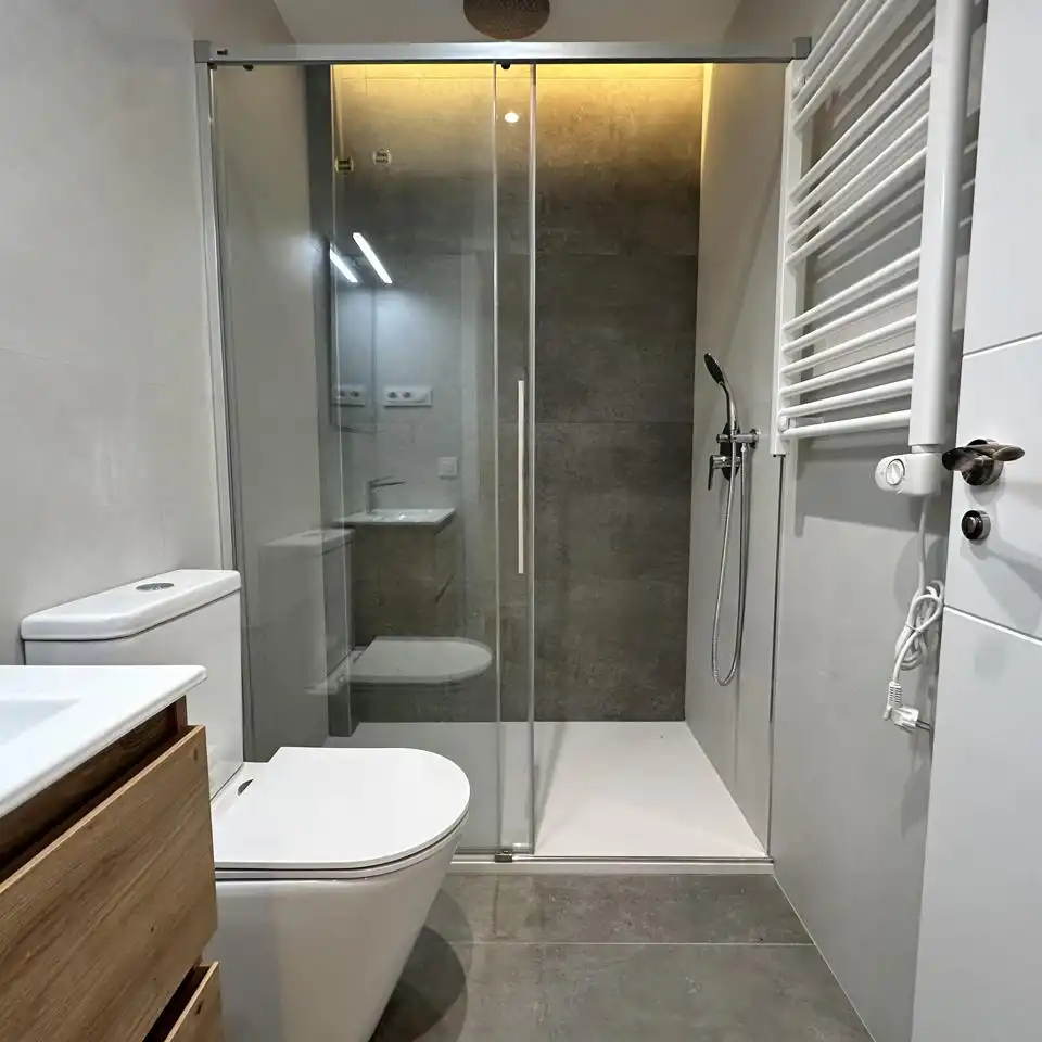 Badezimmer von Erdgeschoss zur Miete in Alcobendas mit Heizung