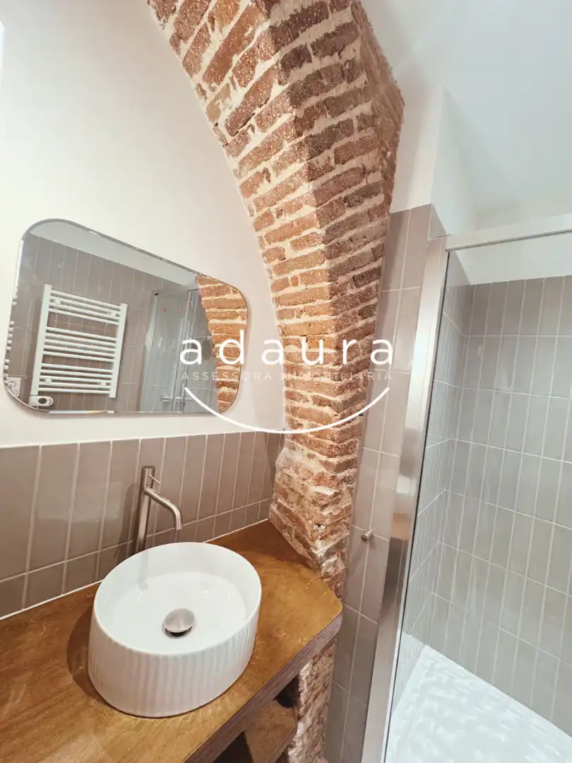 Bathroom of Ground floor for rent in Mataró  with Air Conditioner, Heating and Oven