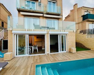 Vista exterior de Casa o xalet de lloguer en La Nucia amb Aire condicionat, Terrassa i Piscina