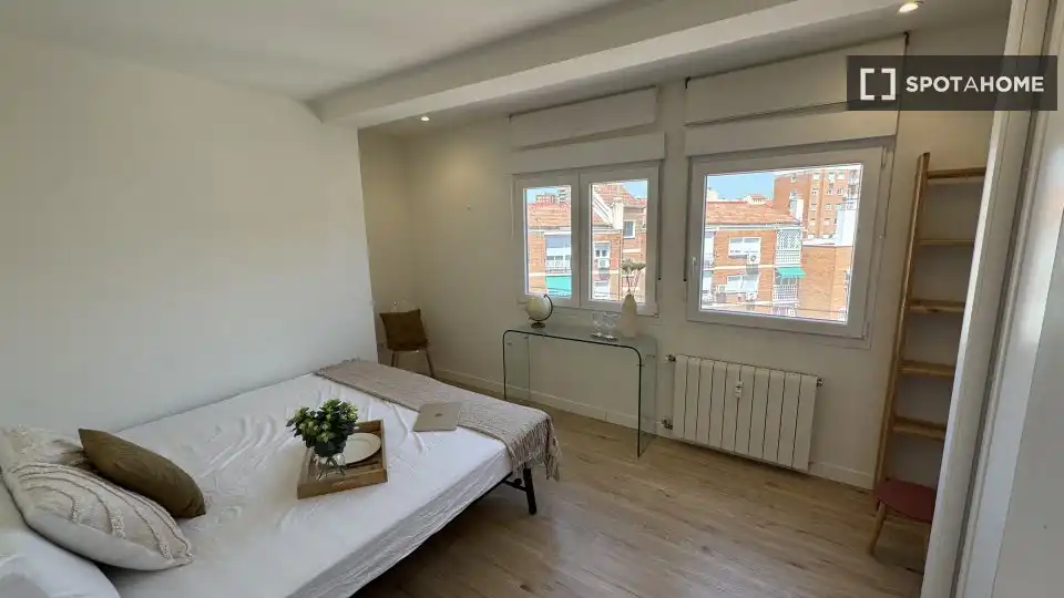 Room in Hispanoamérica - Bernabéu