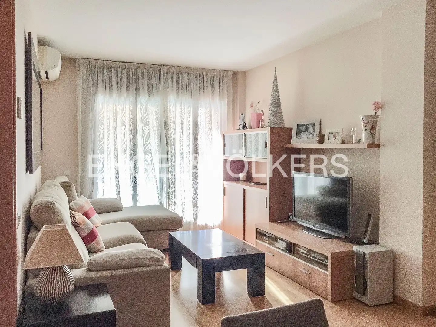 Sala d'estar de Pis de lloguer en Viladecans amb Aire condicionat, Calefacció i Parquet