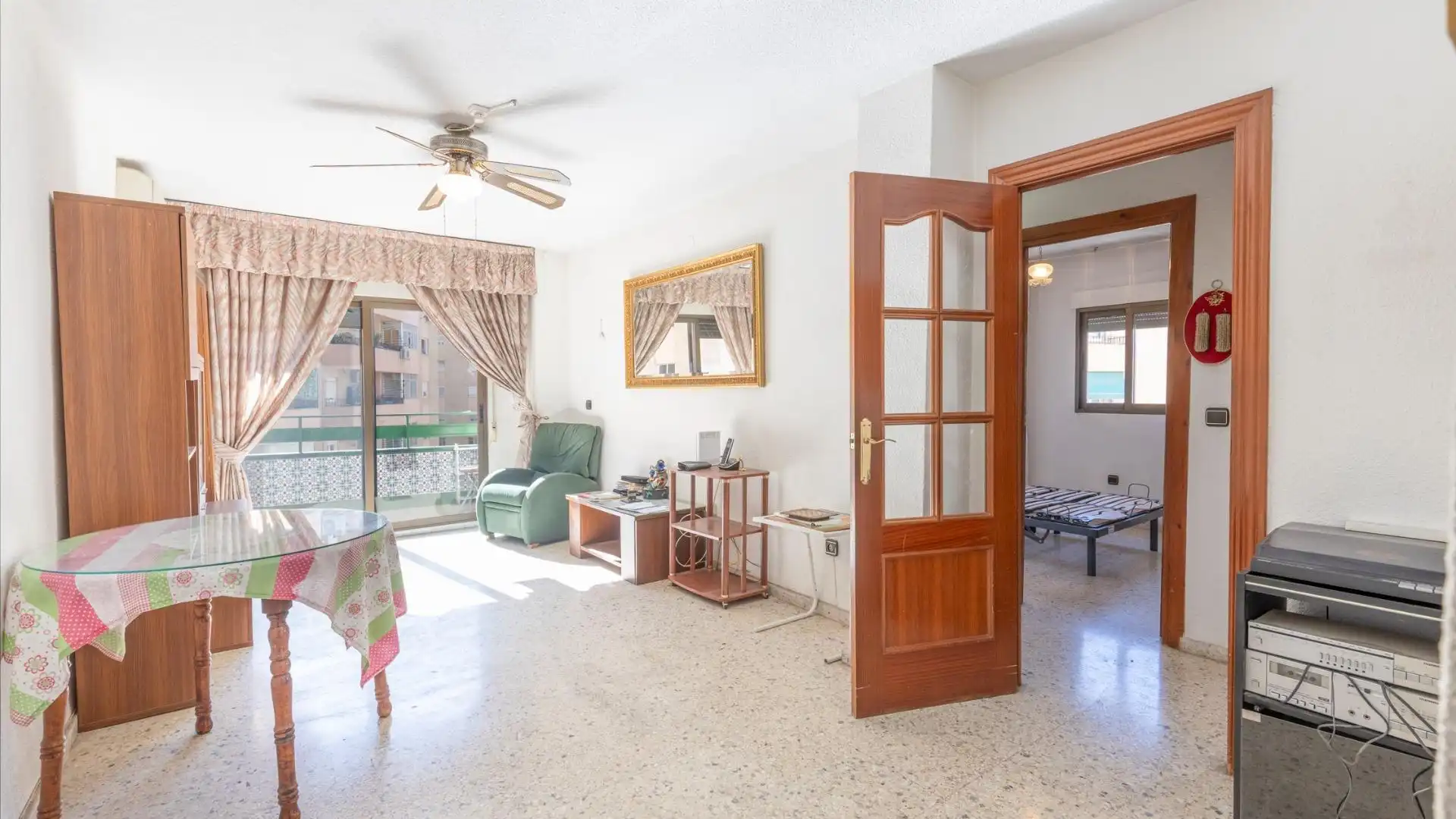 Flat for sale in  Granada Capital  with Terrace