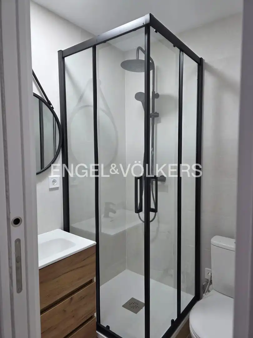 Bathroom of Flat for sale in Madrid  with Heating
