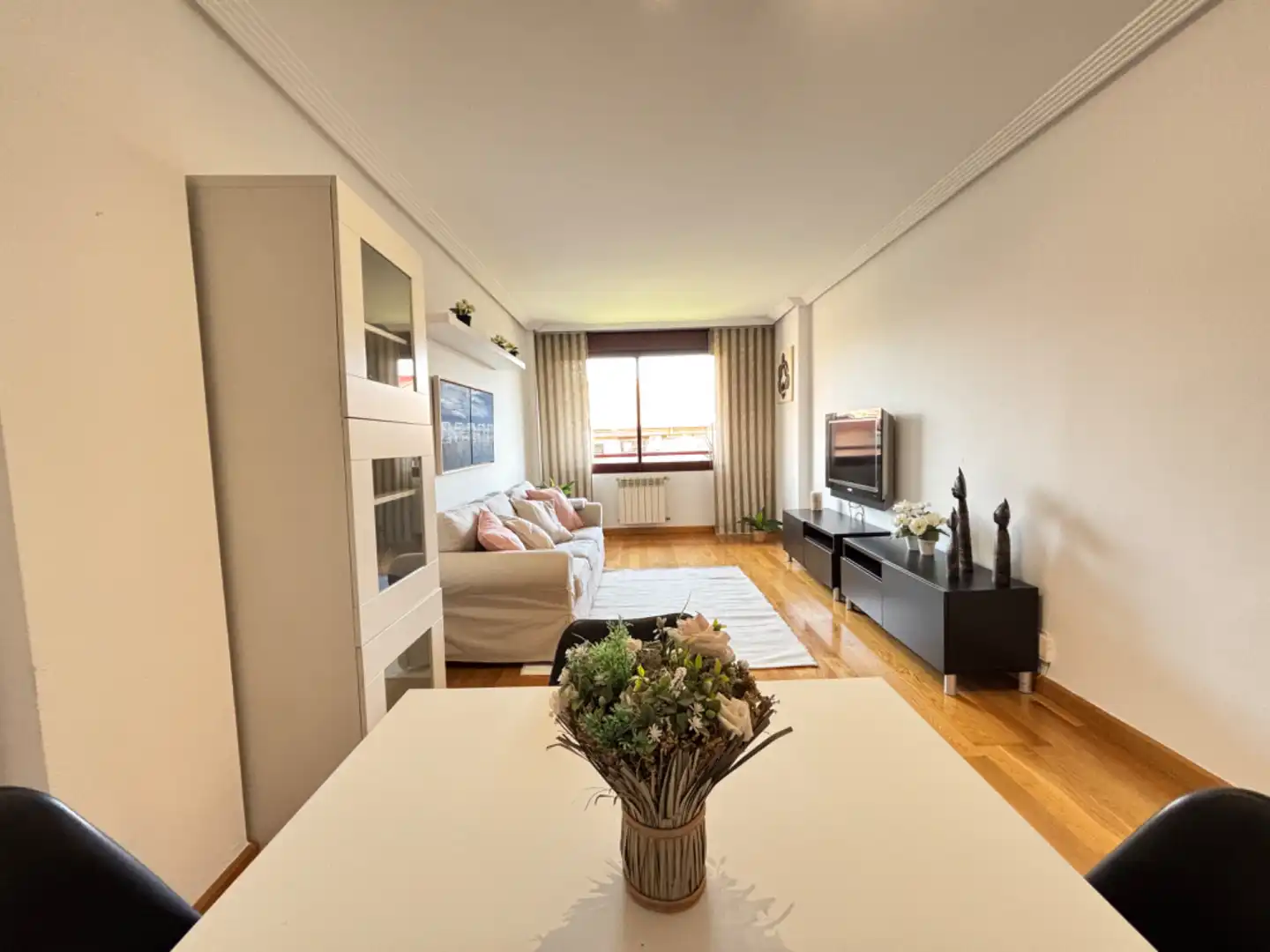 Wohnzimmer von Wohnung zum Verkauf in Majadahonda mit Klimaanlage, Heizung und Privatgarten