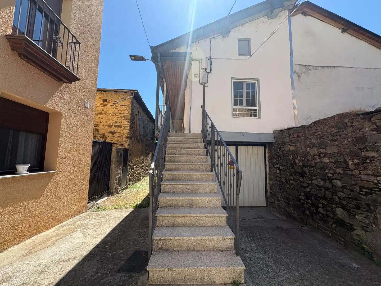 Vista exterior de Casa o chalet de alquiler en Villafranca del Bierzo con Calefacción y Amueblado