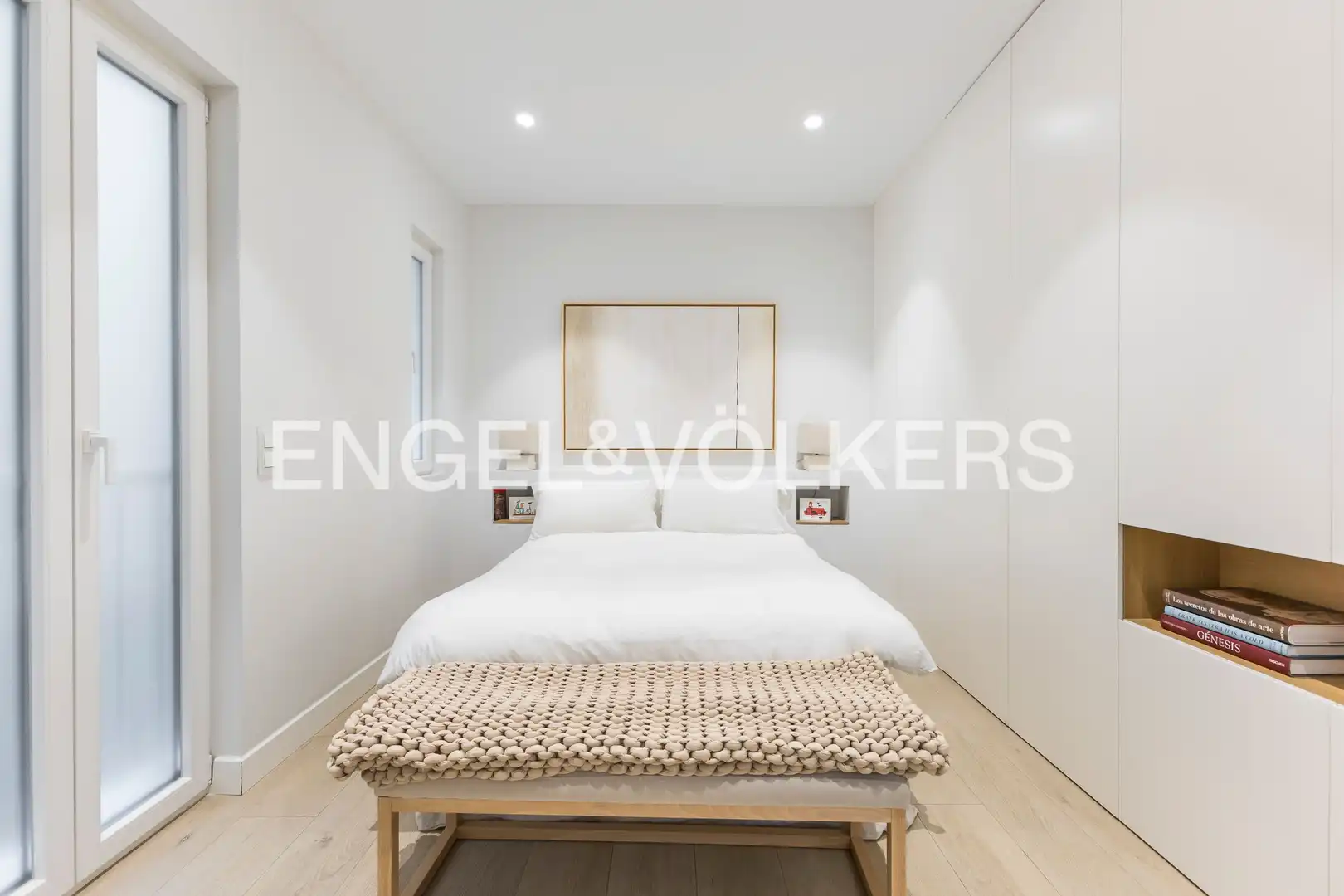 Bedroom of Flat for sale in Madrid  with Air Conditioner, Heating and Storage room