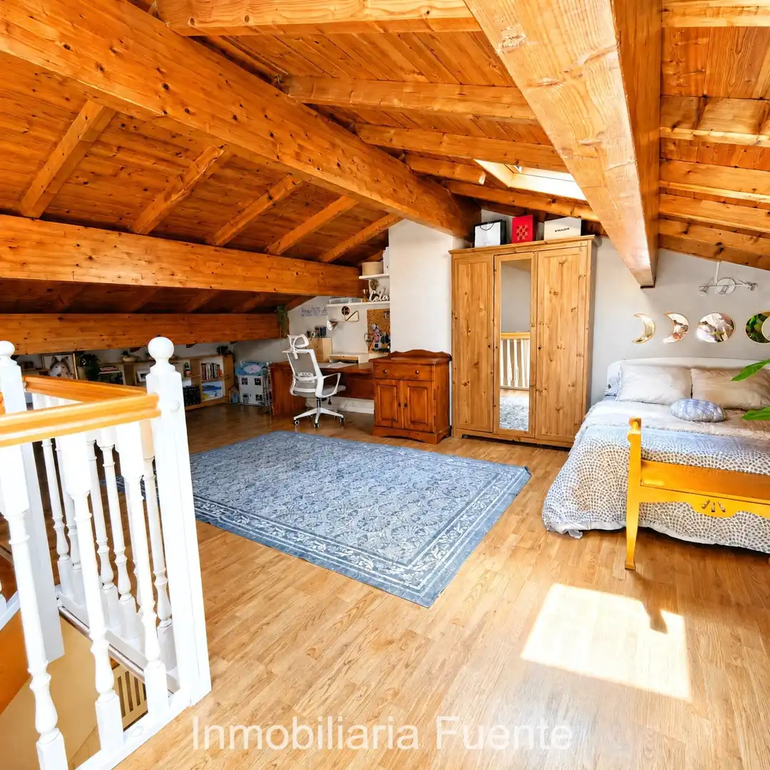 Schlafzimmer von Einfamilien-Reihenhaus zum Verkauf in Muskiz mit Heizung, Privatgarten und Terrasse
