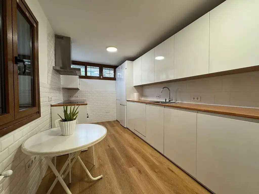 Cocina de Casa adosada en venta en El Escorial con Calefacción, Jardín privado y Parquet
